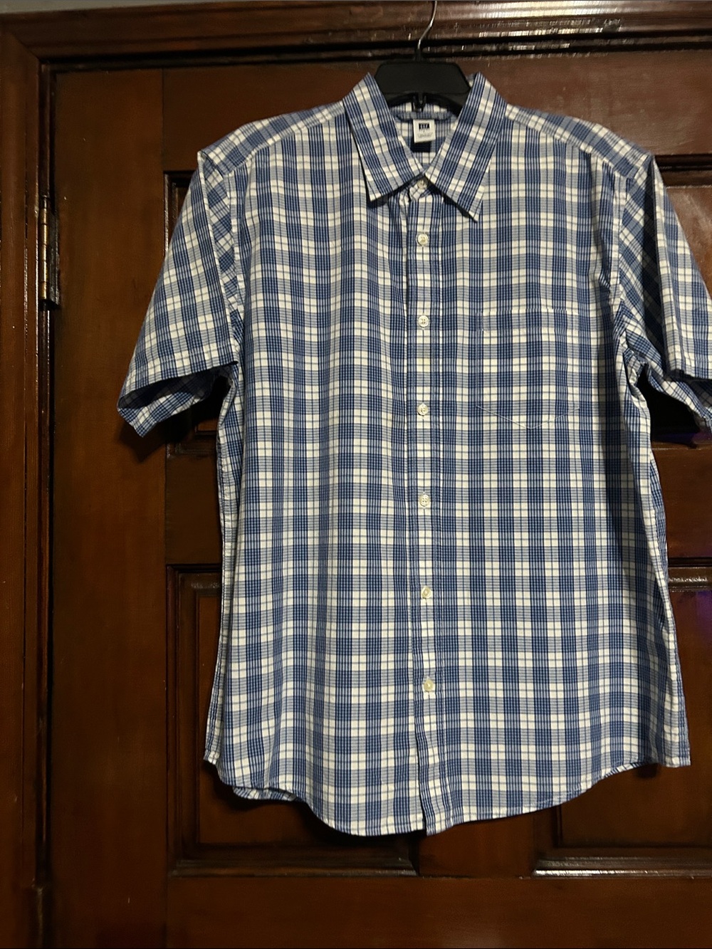 GAP Blue and White Plaid Short-Sleeve Button-Down Shirt